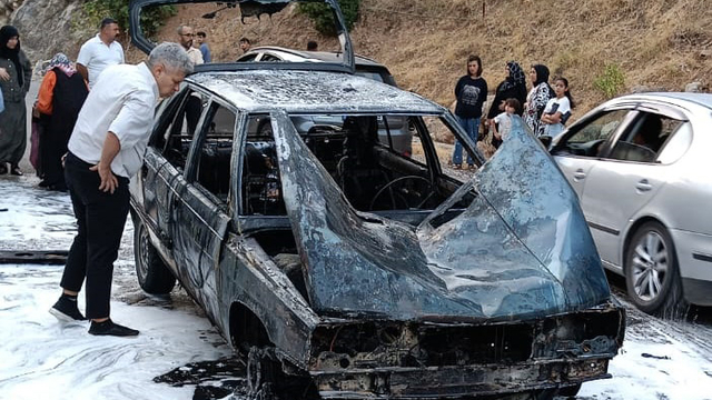 Gaziantep'te seyir halindeyken alev alan otomobil yandı