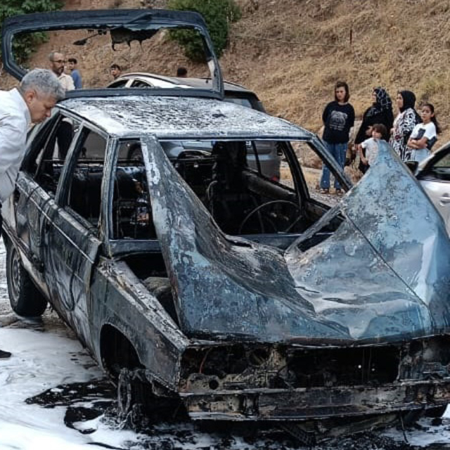 Gaziantep'te seyir halindeyken alev alan otomobil yandı