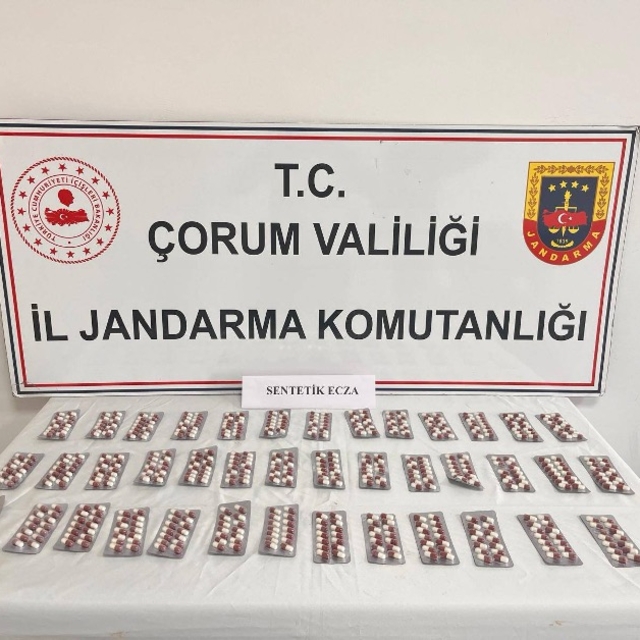 Çorum'da uyuşturucu ticareti yaptıkları iddiasıyla 2 kişi tutuklandı