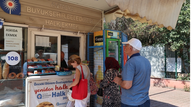 Antalya Halk Ekmek 25 çeşitte ürün sunuyor