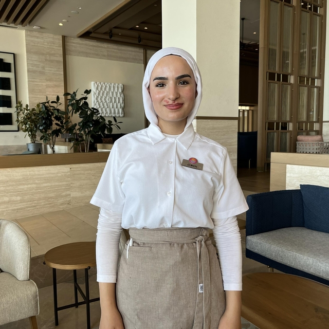 Babasının sınav çıkışı çiçeklerle karşıladığı Çimen, üniversiteyi kazandı