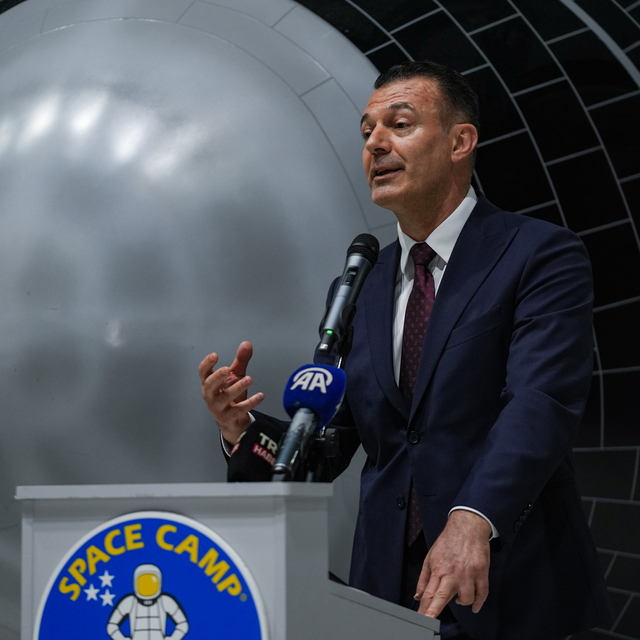 Türk dünyasından gençler, İzmir'de Uzay Kampı'nda buluştu