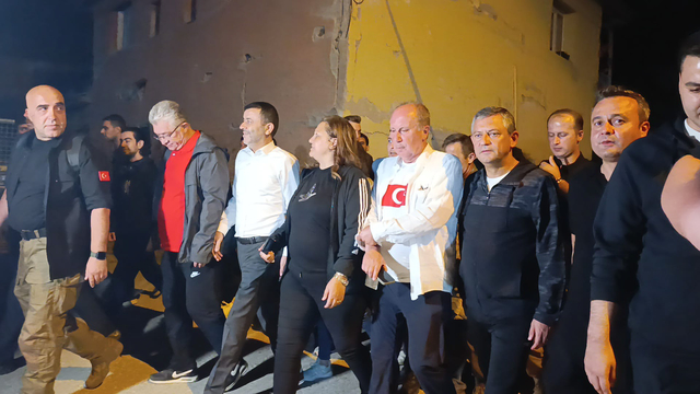 Özgür Özel: Zafer Yolu yürüyüşüne katıldı