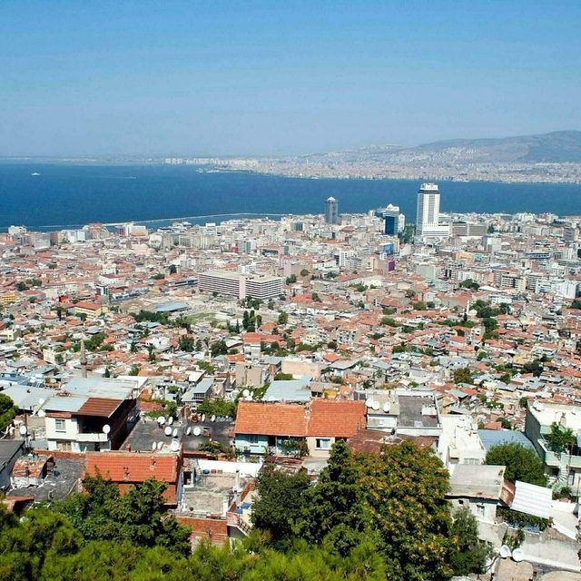 'İzmir'de kentsel dönüşüm değil, kentsel değişim olmalı'