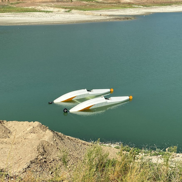 Kırıma uğrayan yangın söndürme uçağının kaldırılmasına çalışılıyor