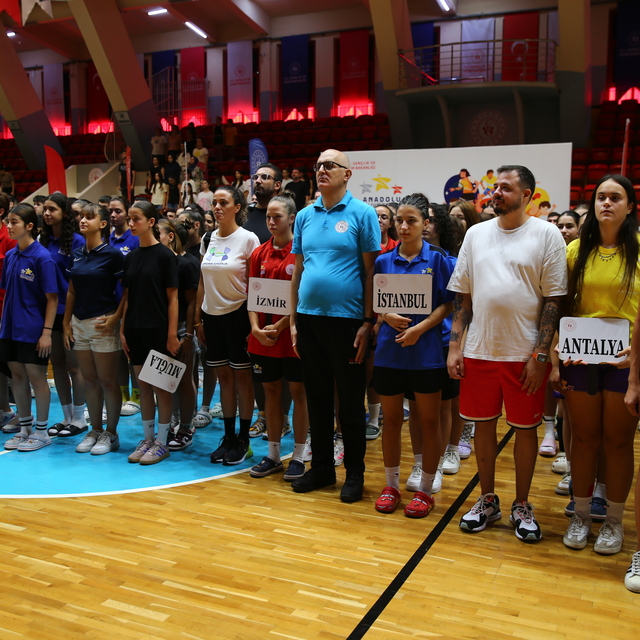 Anadolu Yıldızlar Ligi Basketbol Türkiye Şampiyonası Adana'da başladı