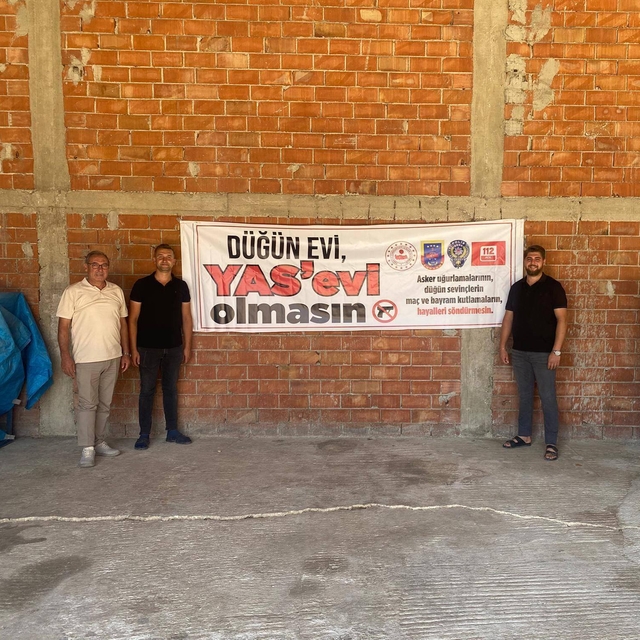 Merzifon'da jandarma ekipleri köylerde "Mutluluğa Kurşun Sıkma" projesini t...