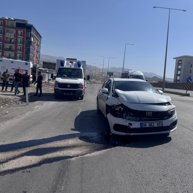 Şırnak'ta Kültür ve Turizm İl Müdürü Celal Baz ile 5 kişi trafik kazasında...