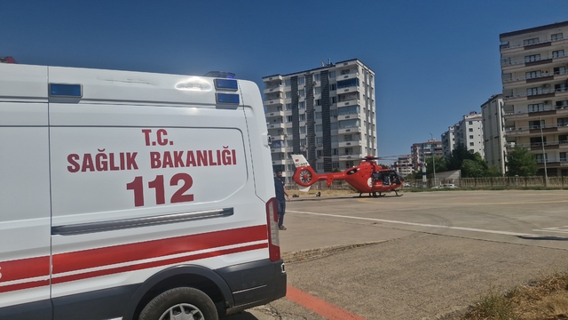 Ambulans helikopter, uyluk kemiği kırılan hasta için havalandı