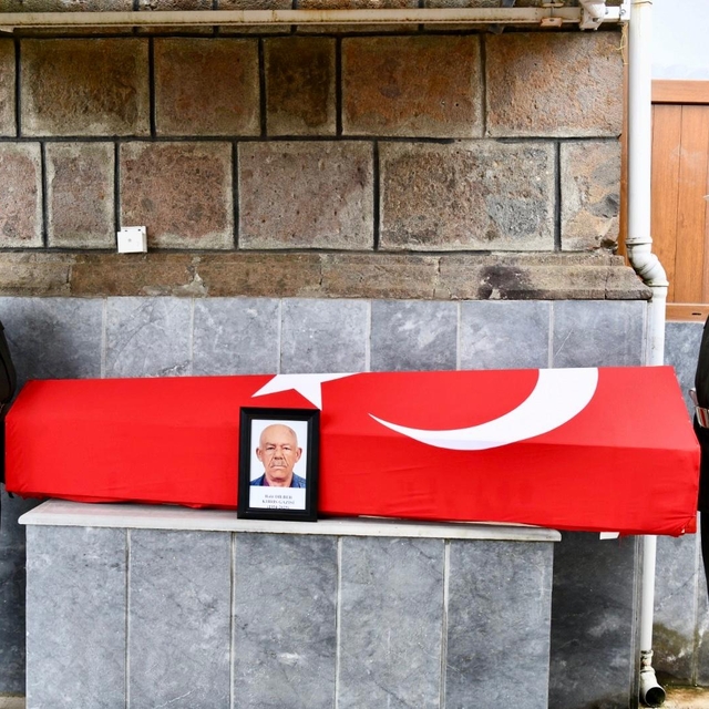 Trabzon'da Kıbrıs gazisi Halit Dilber, son yolculuğuna uğurlandı