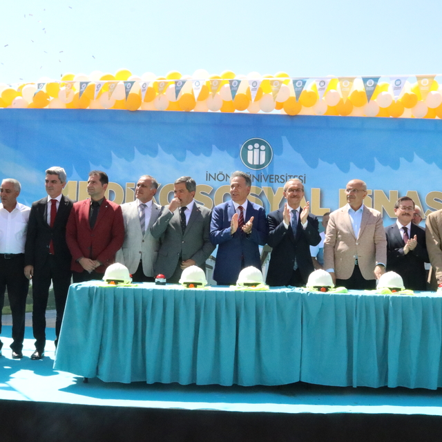 İnönü Üniversitesinin depremde yıkılan Mediko Sosyal Binası ve Öğrenci Yeme...