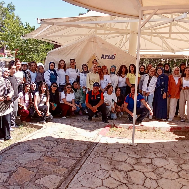 Kırşehir Ahi Evran Gençlik Kampı'nda afet eğitimi verildi