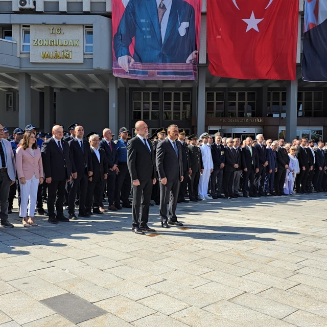 Atatürk'ün Zonguldak'a gelişinin 94. yıl dönümü törenle kutlandı