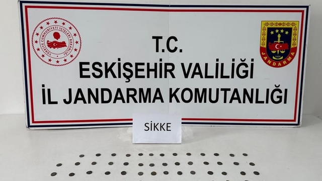 Eskişehir'de tarihi eser niteliğinde 55 sikke ele geçirildi