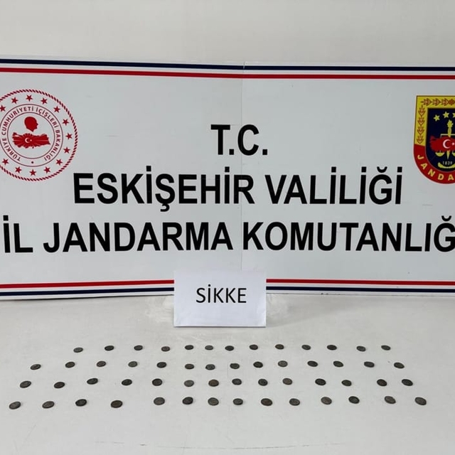 Eskişehir'de tarihi eser niteliğinde 55 sikke ele geçirildi