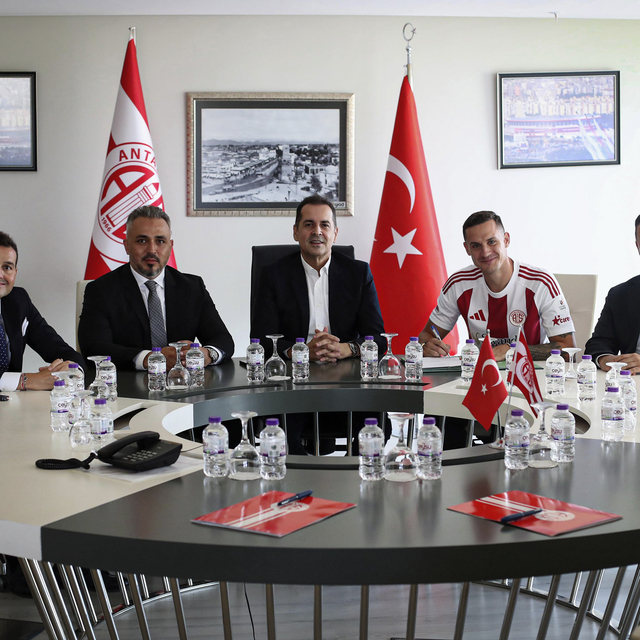 Antalyaspor, Bosna Hersekli futbolcu Dario Saric'i transfer etti