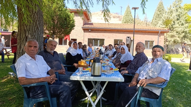 Nallıhan'da şehit aileleri düzenlenen etkinlikte bir araya geldi