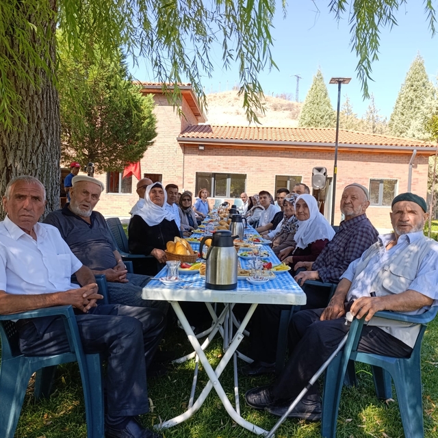 Nallıhan'da şehit aileleri düzenlenen etkinlikte bir araya geldi