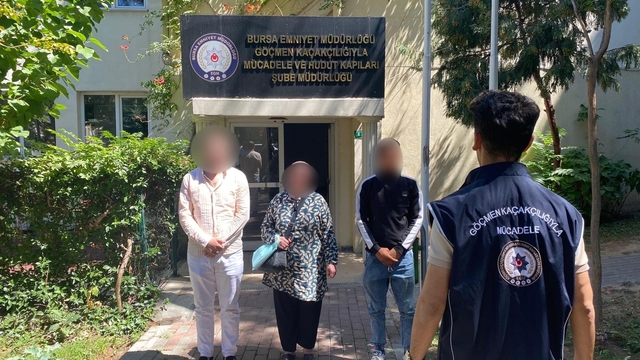 Bursa'da göçmen kaçakçılığı operasyonu: 3 gözaltı