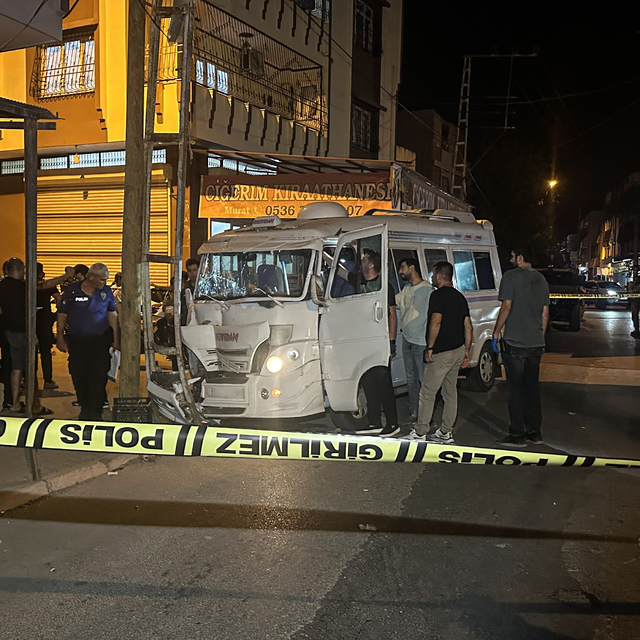 Adana'da silahlı saldırıya uğrayan dolmuş şoförü öldü