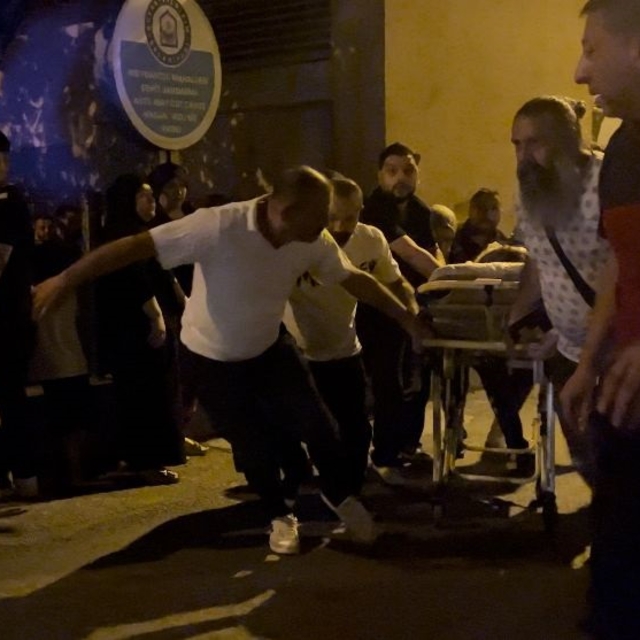 Daha önce de bıçakladığı eşini yine bıçaklayıp ağır yaraladı