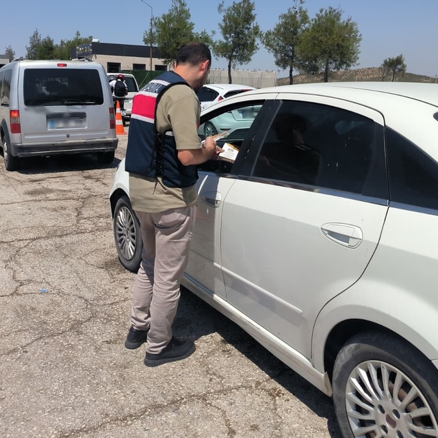 Gaziantep'te jandarma dolandırıcılara karşı vatandaşı bilgilendirdi