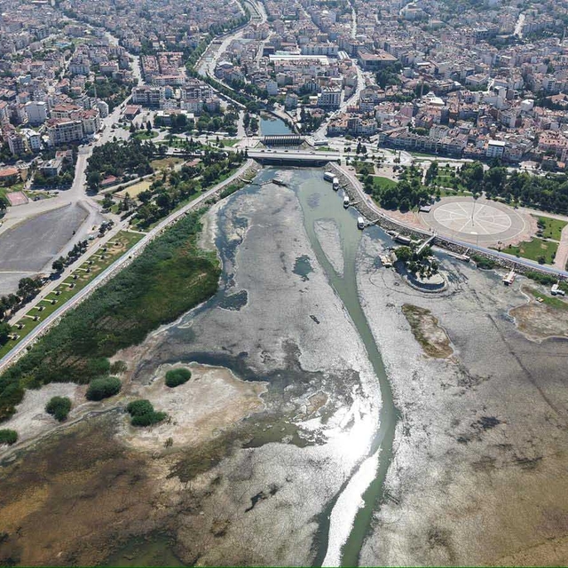 'Beyşehir Gölü'nün ölmesine seyirci kalmayız'