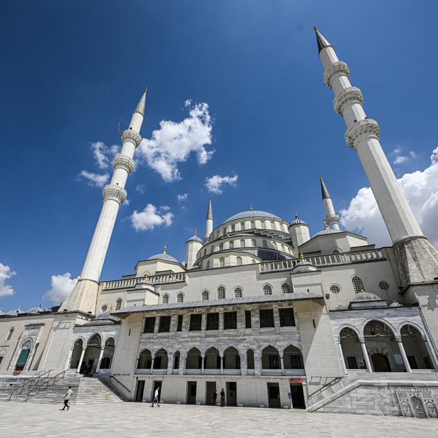 15 Temmuz'da ilk selanın okunduğu Kocatepe Camisi, ibadete açılalı 38 yıl o...