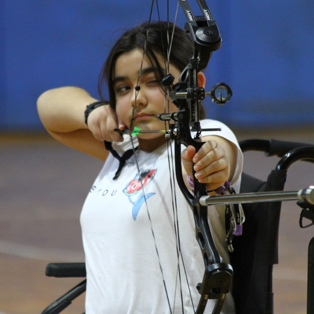 Depremde bacaklarını kaybeden okçu Feyza'nın hedefi madalya