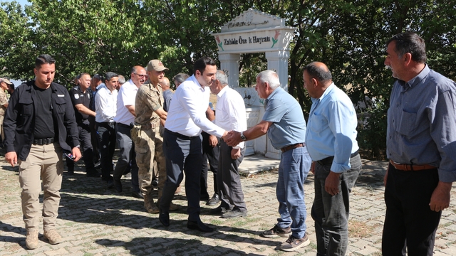 Karlıova Kaymakamı Bıçak, köyleri ziyaret etti