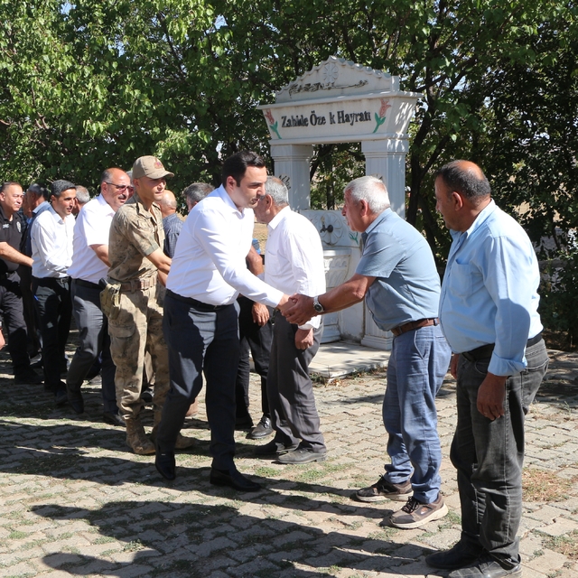 Karlıova Kaymakamı Bıçak, köyleri ziyaret etti