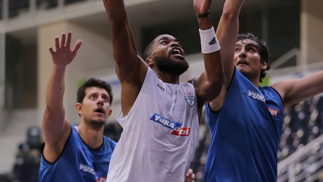 Merkezefendi parkeye iniyor