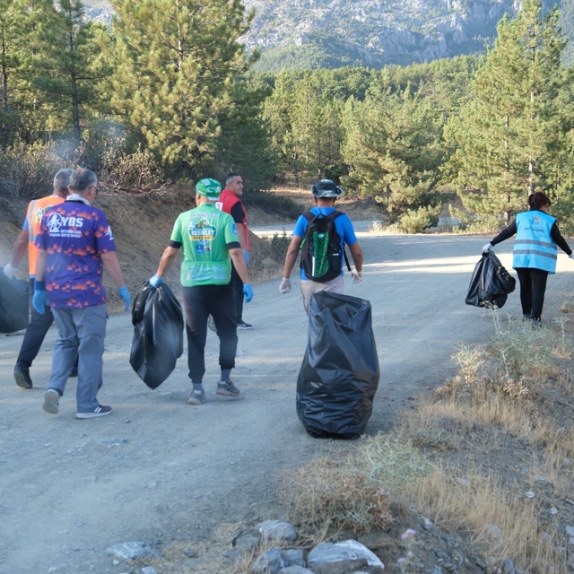 Seydişehir'de Gökçehüyük Barajında çevre temizliği yapıldı