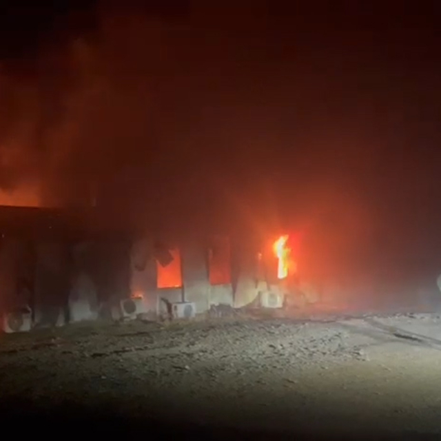 Diyarbakır'da şantiyede yangın; 1 itfaiye eri yaralandı