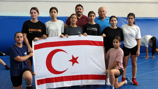 KKTC'den gelen kadın güreşçiler Edirne'de kamp yaptı