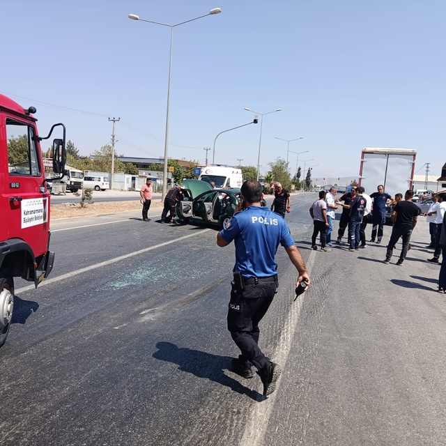 Kahramanmaraş'ta kamyonete çarpan otomobildeki kişi yaralandı