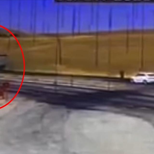 Kamyona arkadan çarpan TIR'ın şoförü öldü ; kaza kamerada (2)