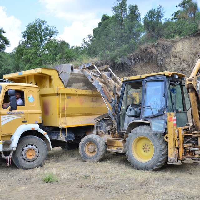 Kumluca'da yayla yollarında bakım ve onarım çalışması