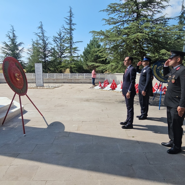 Büyük Taarruz'un 103. yıl dönümü dolayısıyla Albay Reşat Çiğiltepe Şehitliğ...