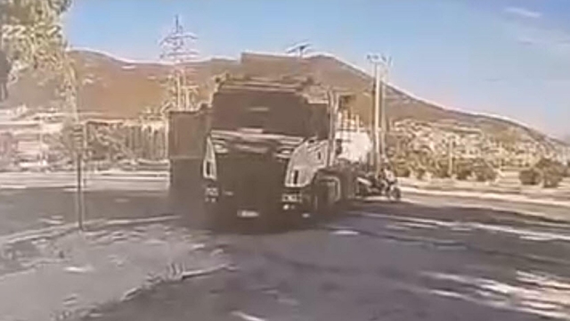 TIR şoförünün dikkati kazayı önledi; o anlar kamerada