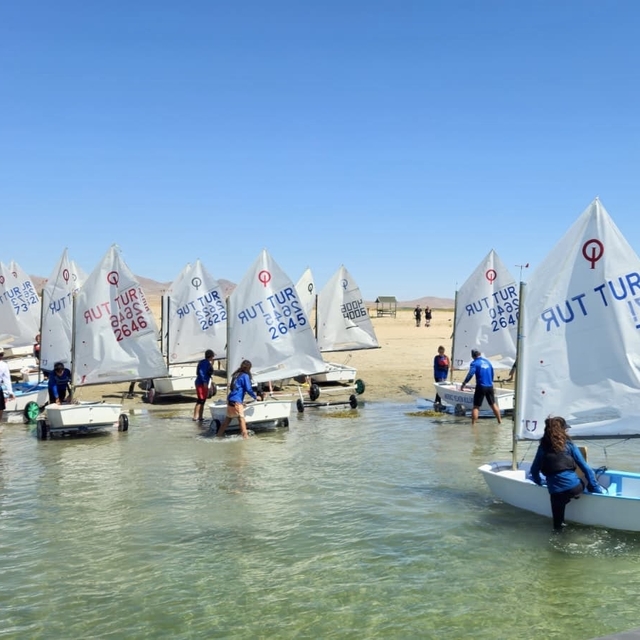 Sporcular yelkenlerini "İç Anadolu'nun denizi" Hirfanlı'da açtı