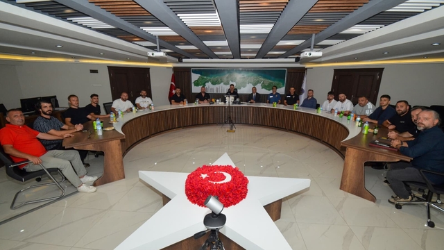 Trabzon Emniyeti, taraftar gruplarıyla güvenlik toplantısı yaptı