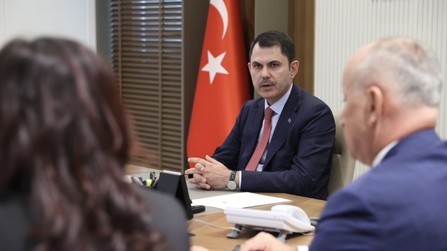 Bakan Kurum, Aydın Valisi Canbolat ve beraberindeki heyeti kabul etti