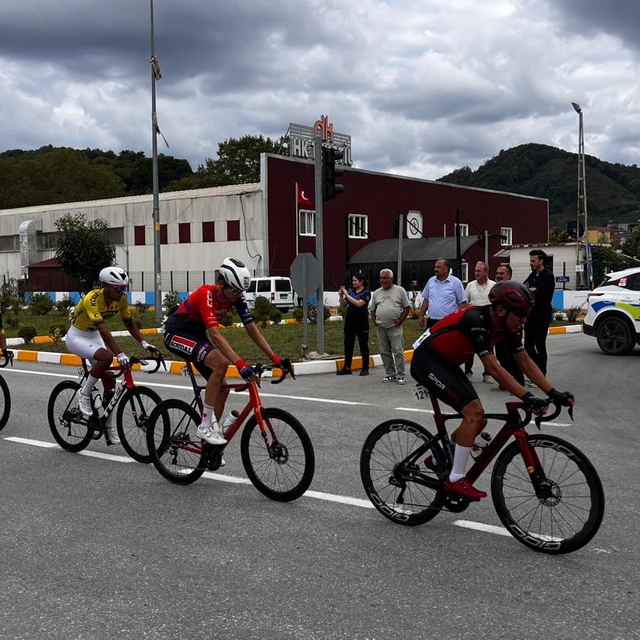 3. Uluslararası Kurtuluş Yolu Bisiklet Turu'nda bisikletçiler Salıpazarı'na...