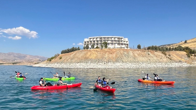 Karakaya Baraj Gölü'nde kano etkinliği yapıldı