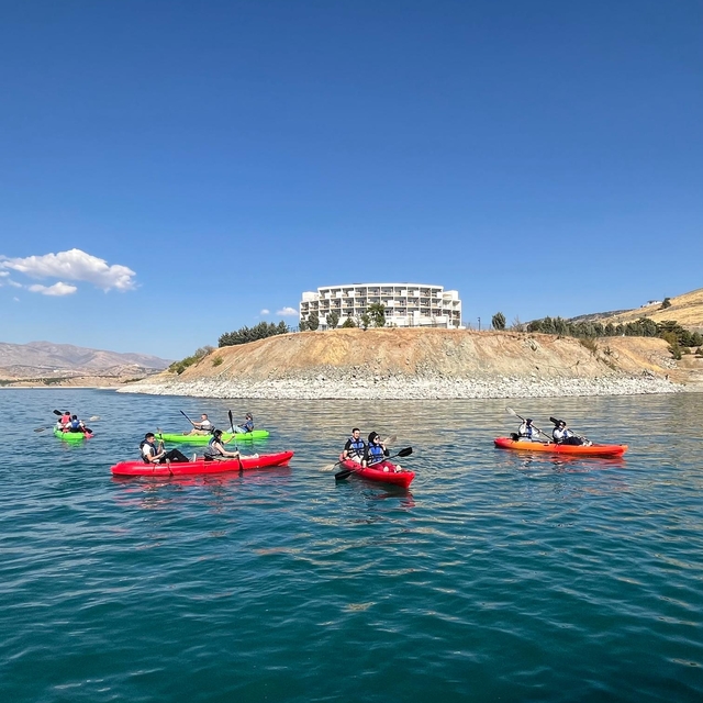 Karakaya Baraj Gölü'nde kano etkinliği yapıldı