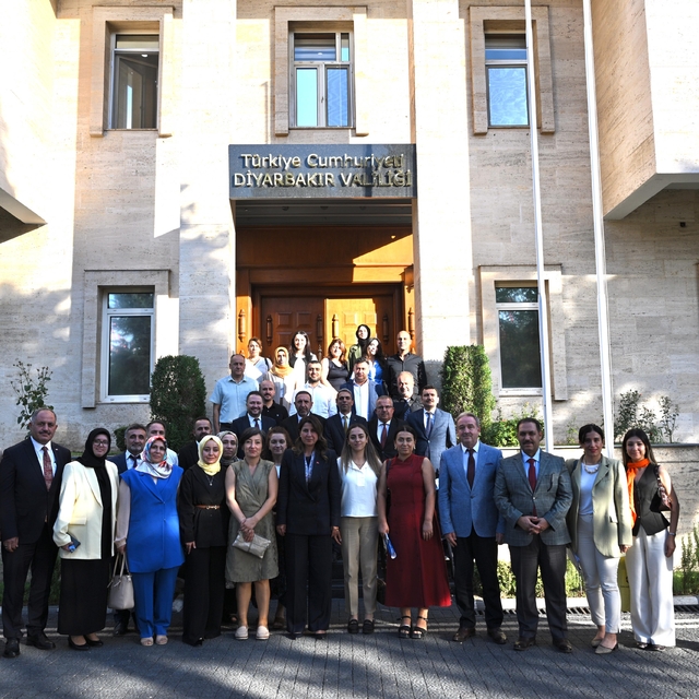 Diyarbakır'da "Güneydoğu Anadolu Bölgesi Kadın Hizmetleri Bölgesel İstişare...