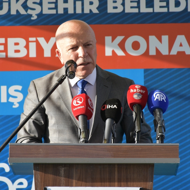 Erzurum'da gençlerin yazarlarla buluşacağı "Dil ve Edebiyat Konağı" açıldı