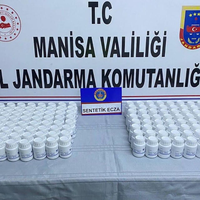 Manisa'da 8 bin 740 sentetik hap ele geçirildi