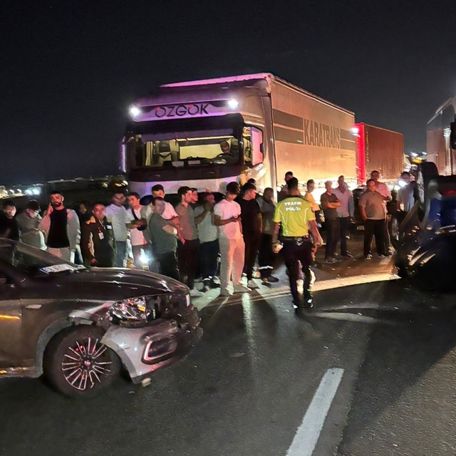 Tekirdağ'da iki otomobilin çarpıştığı kazada 2 kişi yaralandı